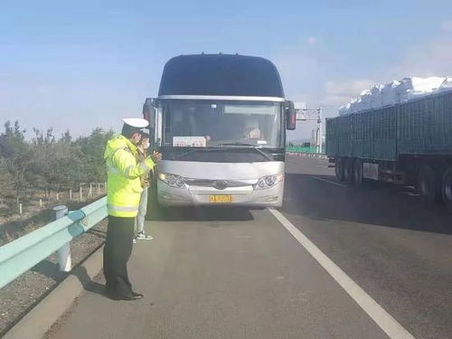 我为群众办实事 旅客大意遗失手机 高速交警帮其找回
